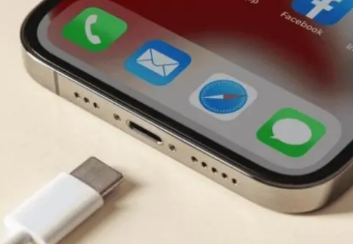 立山苹果15维修分享iPhone15改USB-C接口后能和安卓用户互借充电器吗 